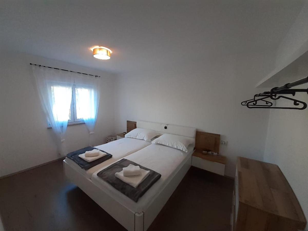 Holiday House Emjalemi プーラ エクステリア 写真