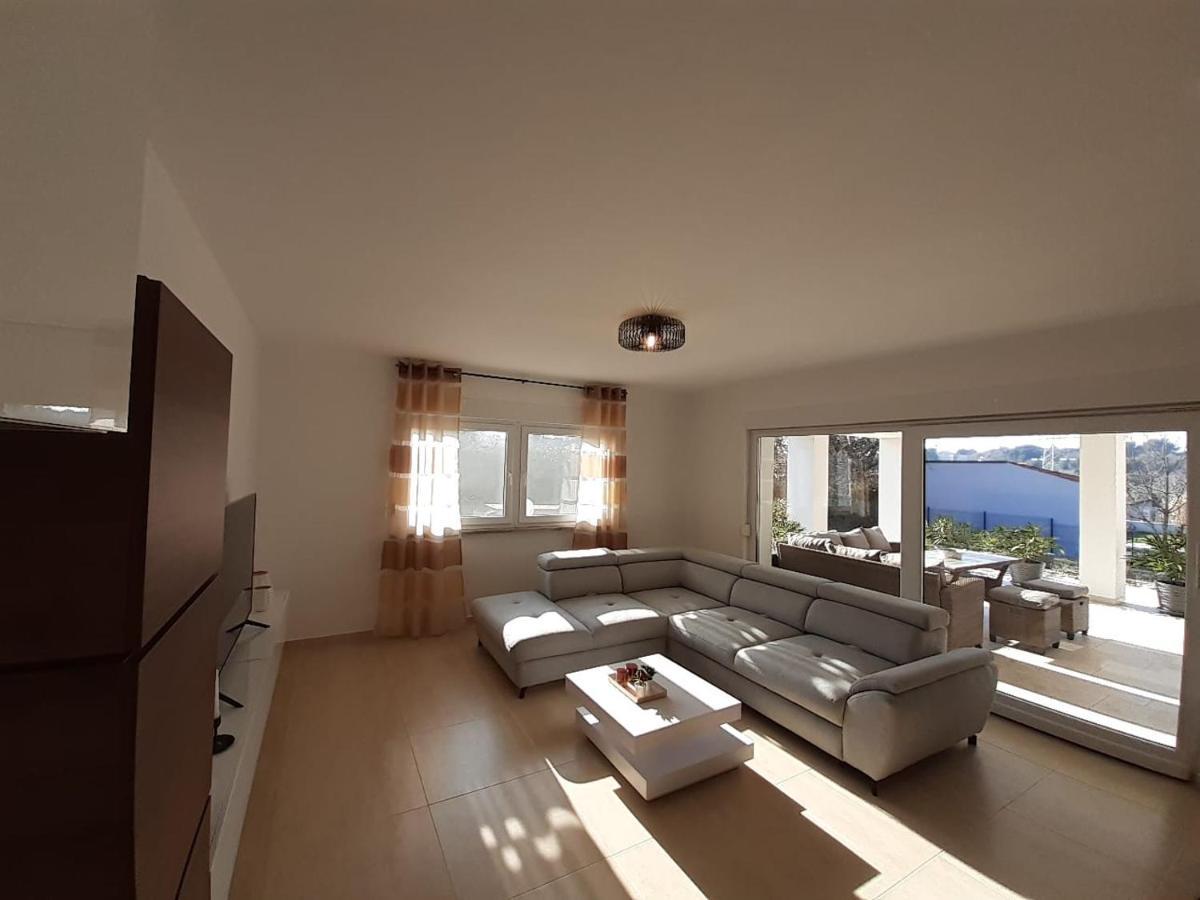 Holiday House Emjalemi プーラ エクステリア 写真