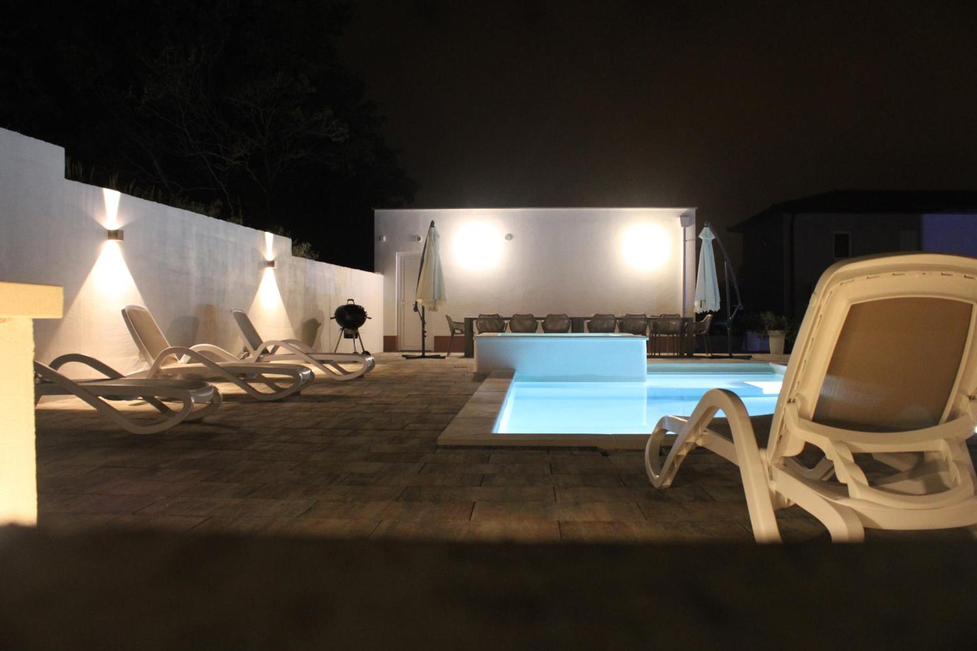 Holiday House Emjalemi プーラ エクステリア 写真